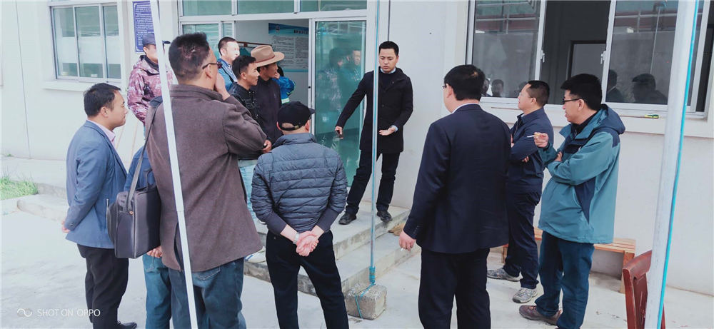 西南督查組在自治區(qū)、日喀則市、吉隆縣、吉隆鎮(zhèn)有關(guān)領(lǐng)導(dǎo)的陪同下對吉隆鎮(zhèn)污水處理廠檢查工作